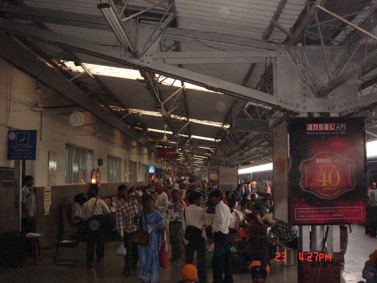 Natural Lighting more important for Railway stations where one side is blocked by station builidng DSC03305