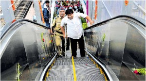 30thane-escalator