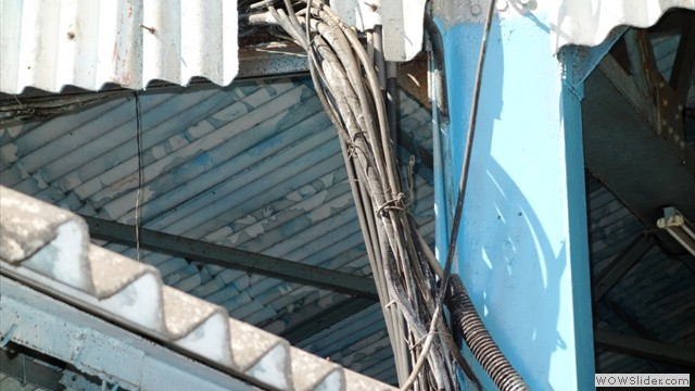 Dressing of cable and avoid sharp edges